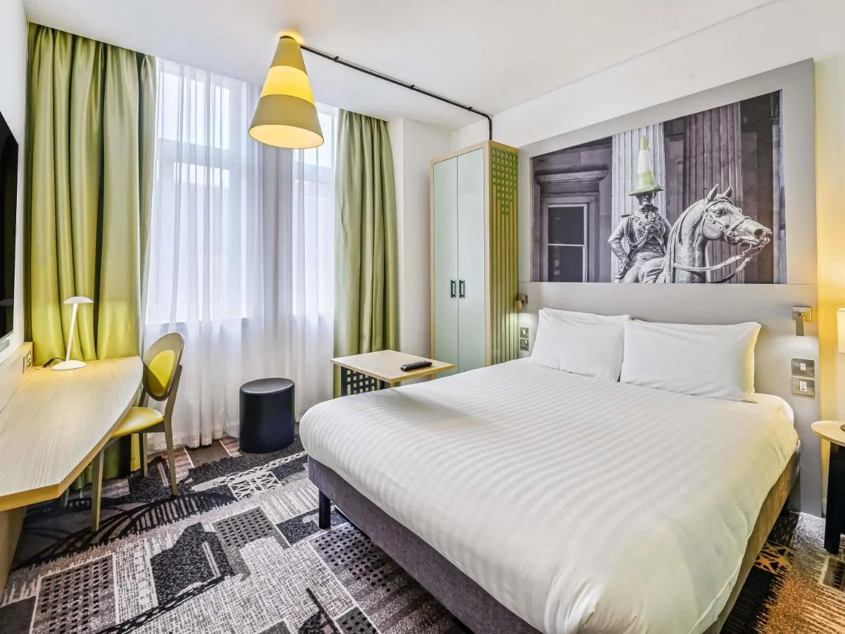 Queen Room